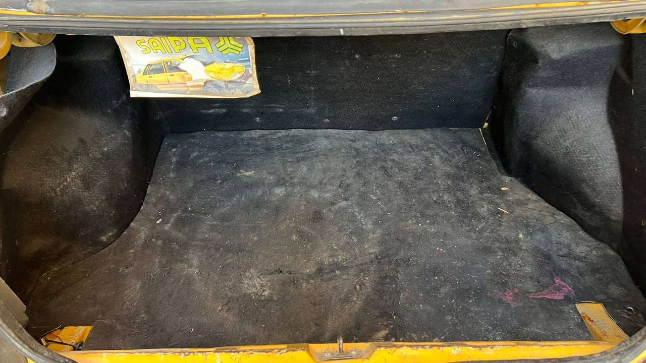 السلام عليكم سايبا 2015 مصبوغه حزام بدون ضرر للجماليه.. تخم تاير جديد باتري جديد... رقم جديد... هزه جديده.. سنويه  رقم بغداد  2030 باسمي... التبريد فقط مكان الفان الحاضن مكسر... كمبريسر غاز مضبوط.... محرك بي شويه خربطة بسب الايسي... مكان السيارة الثعالبة ***********.. السعر ٣٥ وبيه مجال
