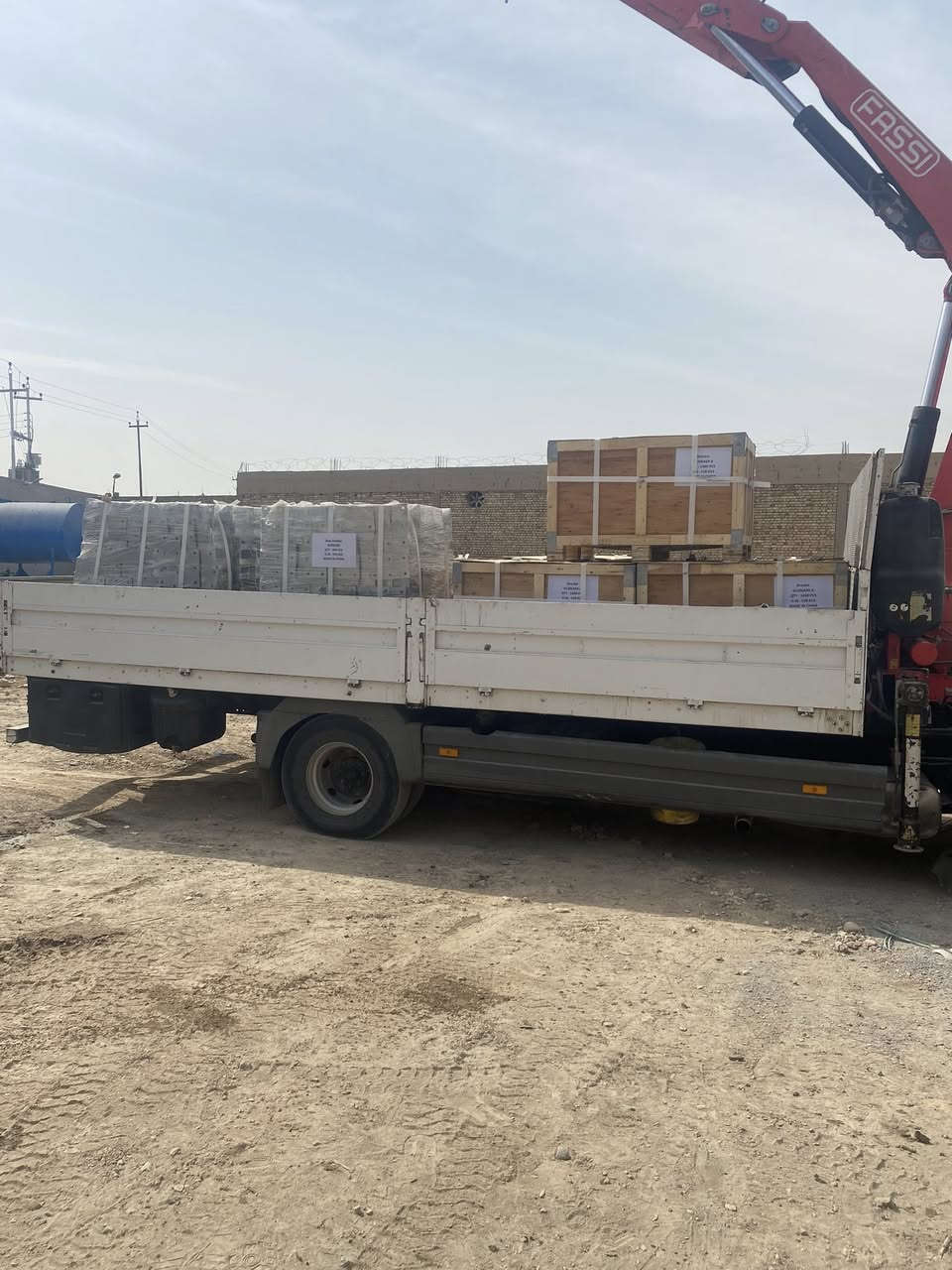 مستعدون لتجهيز وتنصيب كافه منظومات الطاقه الشمسيه وبارقه المواد من ماركه deye
كذالك متوفره لدينا جميع مواد الطاقه الشمسيه من 
انفرترات deye 
5kw
6kw
8kw
10kw
12kw
وانفرترات zlpower 
وحديد سي جنل مع الملحقات 

تجهيز من مخازن الجرف 
   للتواصل ***********
