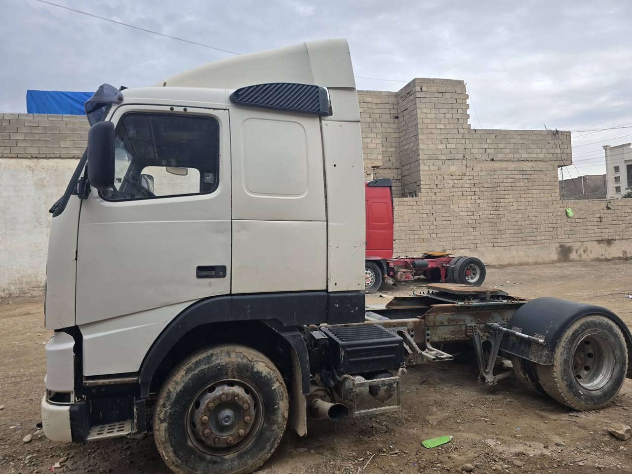 السلام عليكم لوري فالفو راس تريله للبيع موديل ٩٧ رقم فحص الانبار دافع كمرك مربوط نساف قلاب السعر ٦٥ بي مجال الهاتف ***********
