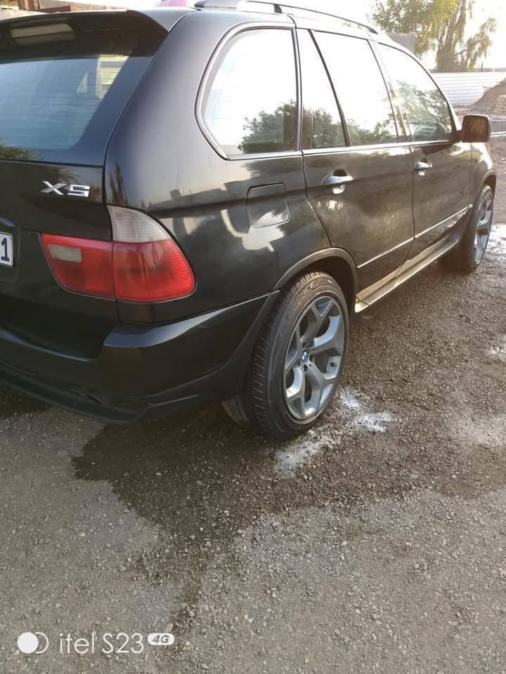 السلام عليكم 
للبيع او مراوس وانطي فرق 
فول مواصفات موديل 2005
محرك 8
***********
