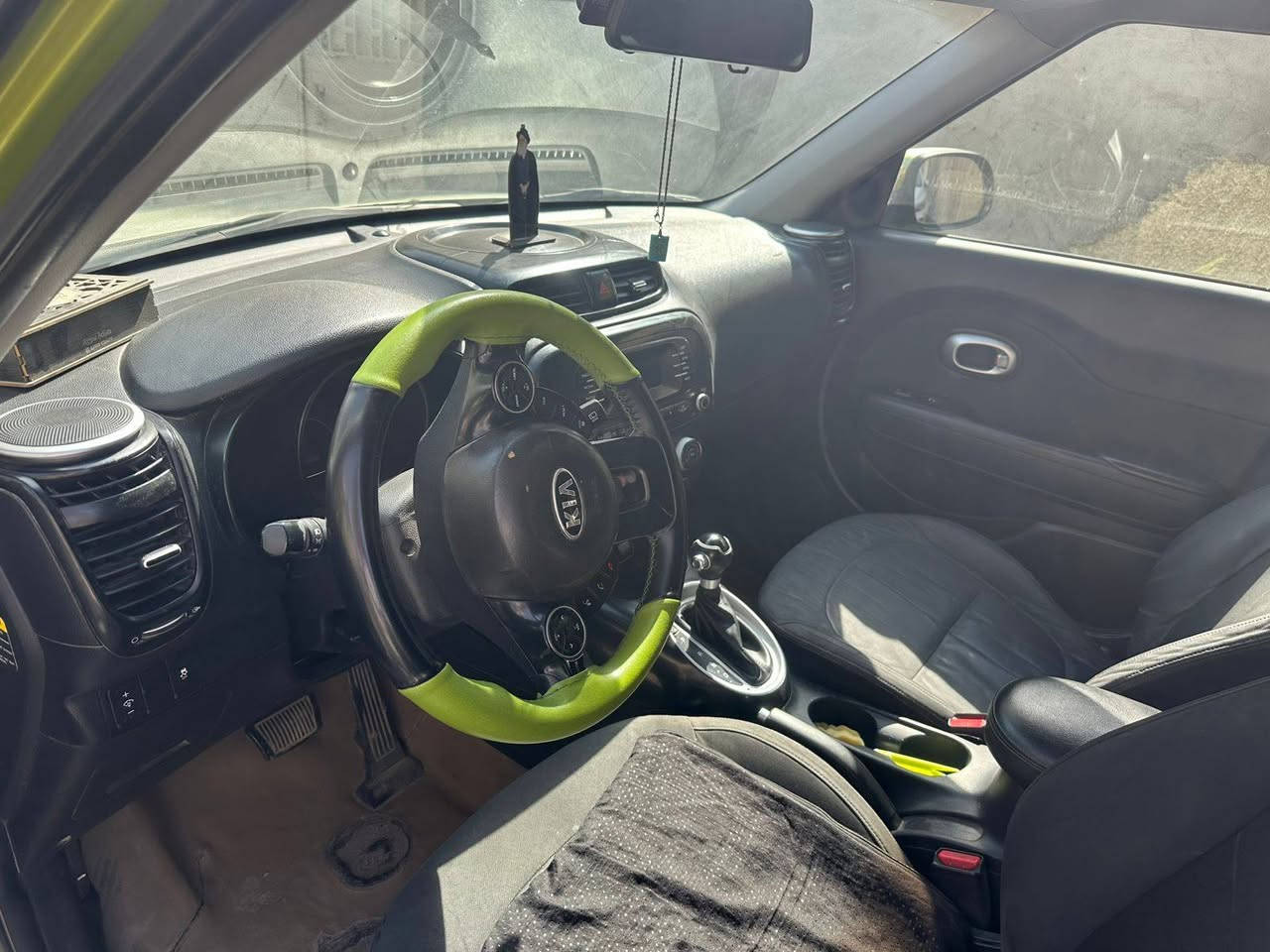 سلام عليكم عندي كيا صول موديل 2014 لون مميز اخضر سياره خير من الله كلش راقية بدون مواصفات عميه رقمهه بغداد محرك مجفت درجه اولى توديك وتجيبك كلش حلو بيهه ملاحضات بسيطه الله شاهد سياره من 2019, عدنه ابد ماخجلتنه يرادلهه ترتيب بسيط كلش سعر 105 وبي مجال ملاحضه مراوس ترهم بسياره نضيفه حيل ***********
