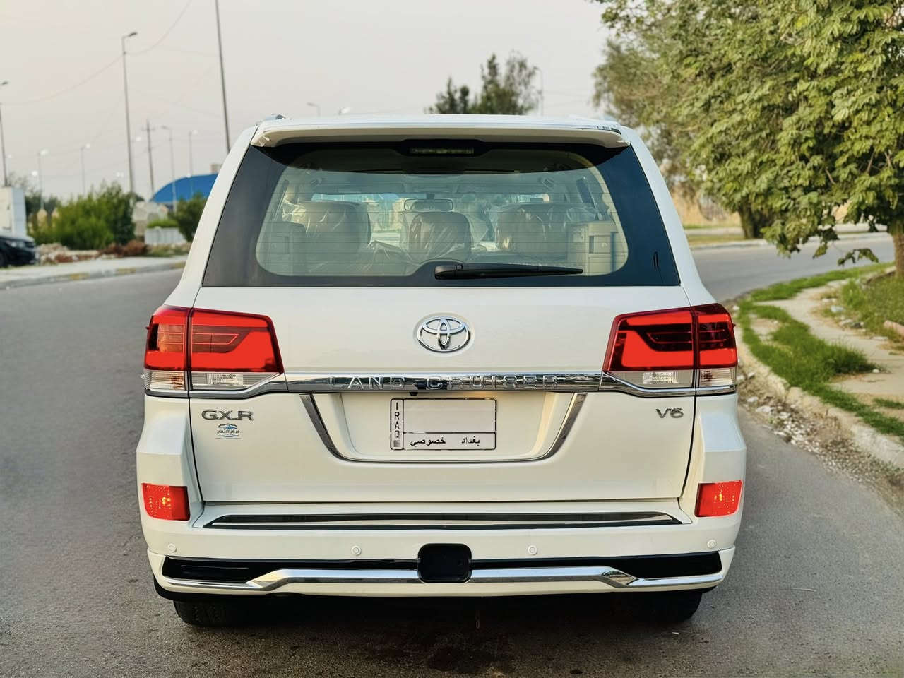 الـسـلام عـلـيـكـم
لانـدكـروز. :  2018  بـريـم أصـلـي
ماشيه 72 الف كيلو حقيقي بشرط
مـكفـولـه كـفـالـه عـامـه بـدون أي صـبـغ وبـارد وتـبـديـل وكــيـر والـمـكـينـه كلهن بشـرط جداً جديده

الــــــمــــواصــفـــات 1/1 بـريـمـي
.كشنات جلد وكهرباء 3 حركات
.شاشه سقف+ سلايت روف
.أشاير لكزز+ وكامره خلفيه
.حساسات امامي خلفي
.مراية كهرباء وقلابه عند الرجوع
.دبل ماوس + تشغيل عن بعد
. 8 أيـربـاگ + أضويه بـلـدوسـات
. عدسة لايت متحركه
.زراك لايت + شـاشـه 

ملاحظة….
السياره جداً نظيفه وجديده ومكفوله من كلشي وعدتها ولهوك وسماعات وبصمتين كلهن موجودات بلكارتون رقم بغداد الماني ومكان السياره بغداد اتصل وتدلل عيوني الك 

الـسـعـر (518) ورقه وبيهه مجال
مـوبـايـل (***********)
