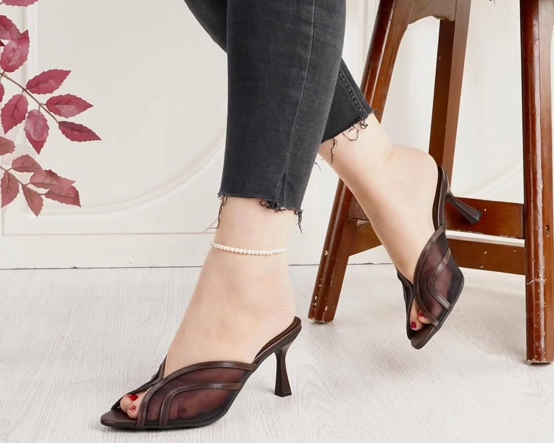 سلبر كعب ارتفاع 7cm الاكثر راحة 
Size 37.38.39.40.41 
للحجز مراسله الصفحة او الوتساب *********** 
يوجد خدمة توصيل لجميع المحافظات
