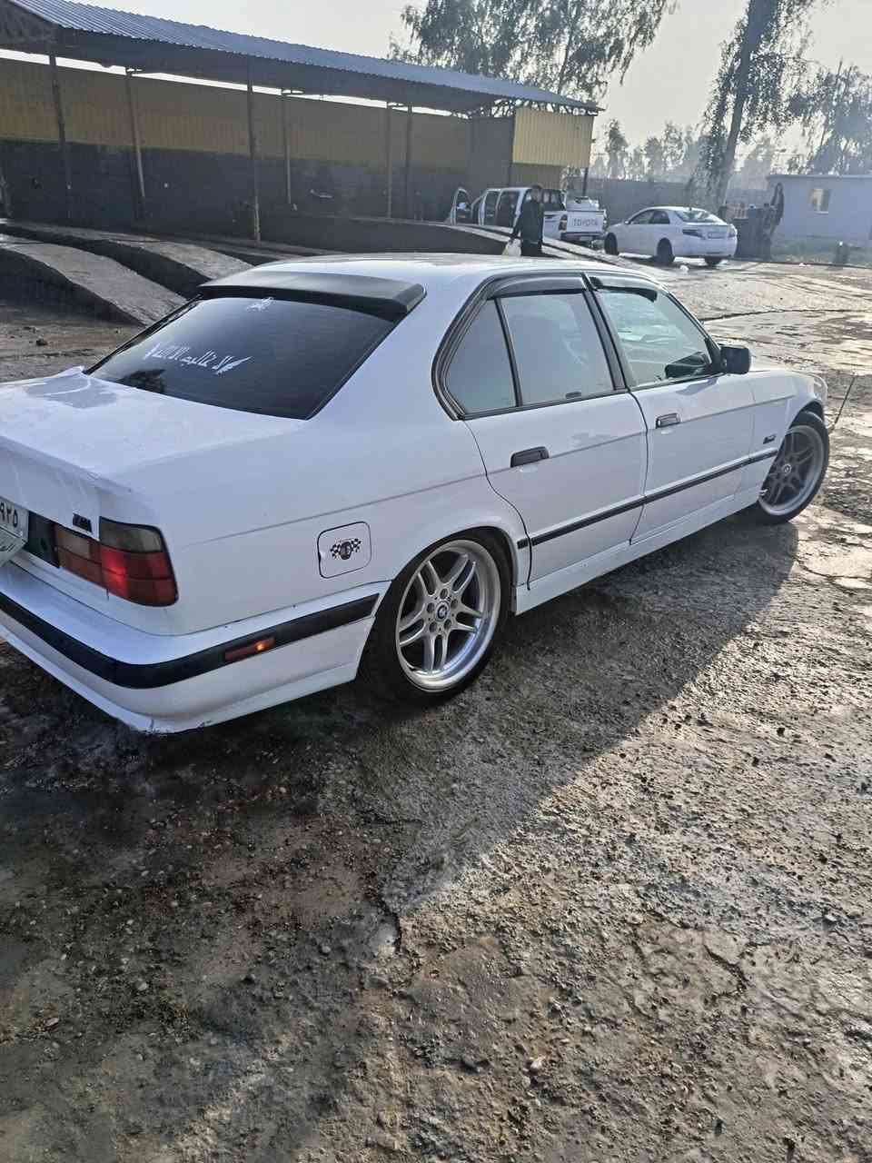 للبيع ومراوس سياره بي ام دبليو 525 

سياره صبغ عام بدون حادث قوي فقط طختين خفاف 

كير عادي و مكينه كبس بي تبخير قليل و سياره من ناحيه كماليات مرتبه كلش شبابي  مكان سياره ديالى جلولاء السعر 50 رقمي ***********
