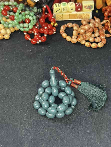 سبحتين مخروطات من كرات بولنك الماني انتيك خراطه جديده مديل كلاسك يتميز هاذا الخام بالصلابه والملمس 
58g
33
15/11.5
للتواصل واتساب
***********
