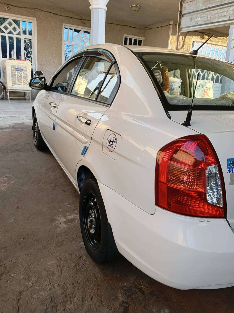 السلام عليكم اكسنت 2011 الشركه العامه السياره كلش جديده واستخدام شخصي شاشه كامره دواره  سويج عدد 2 لايت زنون شمسي بلادي صدر امامي خلفي جديد تخم تاير جديد تبريد ثلج  تدفئه السياره مرتبه ومتعوب عليه: مراوس براس الثور او سوناتا اوبتما :  مكاني بغداد
لااتصال ***********
