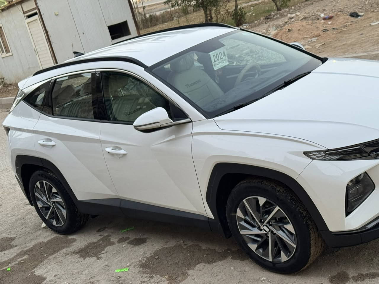 توسان ٢٠٢٤
فول مواصفات قماره حديد 
مقاعد كهرباء 
تشغيل عن بعد 
حساس امامي خلفي 
شاشه ايباد
وبعدهواي بيه مواصفات 
العنوان واسط الصويره
السعر ٢١٥وبيه مجال 
رقم الهاتف ‭٠٧٧٣ ٣٧٤ ٦٣٢٧‬
