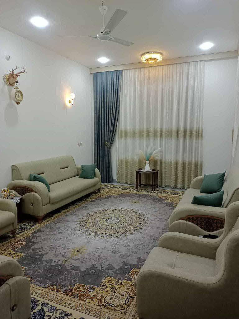 السلام عليكم متوفر بيت ٢٠٠ متر ركن على شارعين كامل من كل النواحي وافضل المواد وشغل مرتب غرفتين نوم ومطبخ حار وبارد وكلدور واستقبال وصحيات داخليه وخارجية وطارمة مع محل البيت كامل مكمل وشغله مرتب ومكانه مميز وحلو مكانه مجمع الامير السكني تقاطع العلويه شريفه مجمع تبليط واناره وخدمات كامله للاستفسار الاتصال على الرقم ***********
