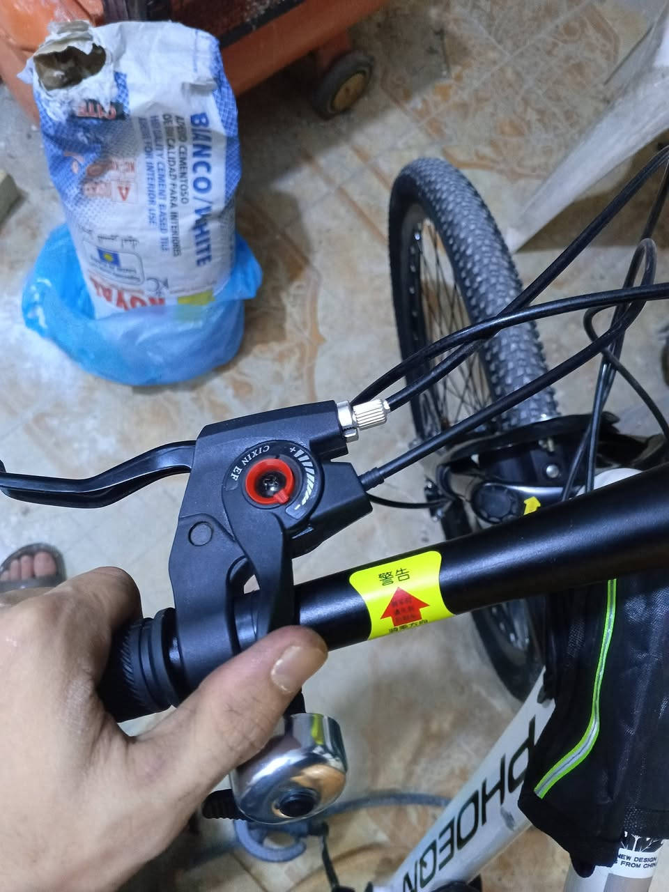 🚲 للبيع بايسكل جبلي حجم 26
✅ كير 7 سرعات
✅ تجهيزات كاملة
✅ حالة جيدة وجاهز للاستعمال
✅ مناسب للمشاوير والرياضة
💰 السعر: 145 ألف دينار عراقي
📩 للجادين فقط، التواصل على الخاص. 🚲🔥


**إذا كنت صاحب هذا الإعلان وتريد حذفه لأي سبب، رجاءا أرسل رسالة إلى الدعم الفني**