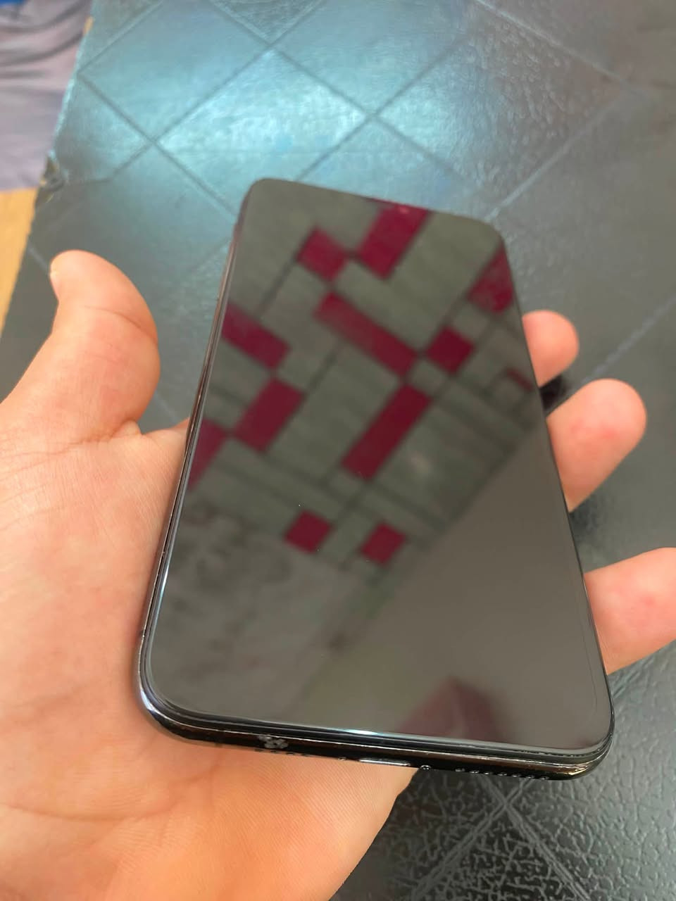 للبيع ايفون ١١ برو ماكس 
ذاكره ٦٤
بطاريه ١٠٠ مبداه اصليه 
جهاز مبدل شاشه او فيس ايدي واكف 
سعر ٢٠٠ قفل قفل قفل
مكاني بغداد بلديات 
***********
