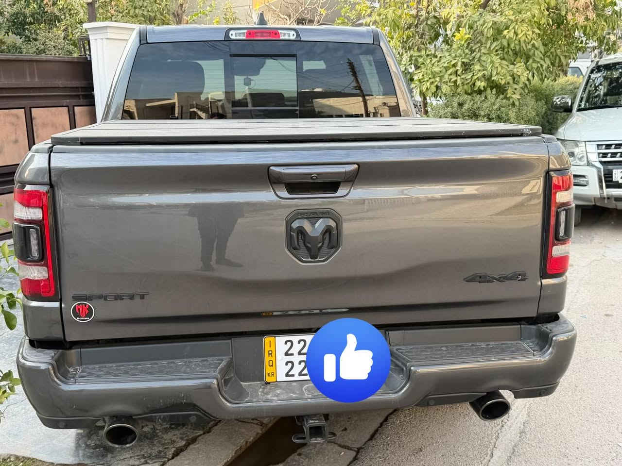 من رخصه مدير الكروب 

📍رام سبورت موديل2022 / رقم اربيل 

📍الممشى 44 كيلومتر قابل للزيادة استخدام شخصي والوحيد حاله السياره بلادية على وضع الشركة 

📍 المواصفات 
* محرك 5700
*فور ويل 
*كشنات تدفئه 
*ستيرن تدفئة 
*الداخل كاربون فايبر الابواب والدشبول 
*شاشة كبيرة 
*مراية كهرباء وتدفئة
*حساسات امامي وخلفي 
*كامره خلفيه 
*اشاره ترحيب 
* رادار مانع تصدام 
*الكشنات مخمل وجلد اسود 
*الجامه الخلفيه كهرباء 
الصندوق كهرباء 
تشغيل عن بعد 

مكان السياره بغداد / اربيل  السعر 41.500

ملاحظه: السياره فول بدون بانوراما 
السياره كلين لكن بالعراق صار بيها حادث بسيط الجاملغ خلف السايق بارد 

***********
