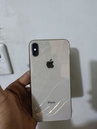 آيفون اكس ماكس  للبيع فقط ما اراوس  كله بلادي ما مفتوح  ذاكرة 256 بطار...