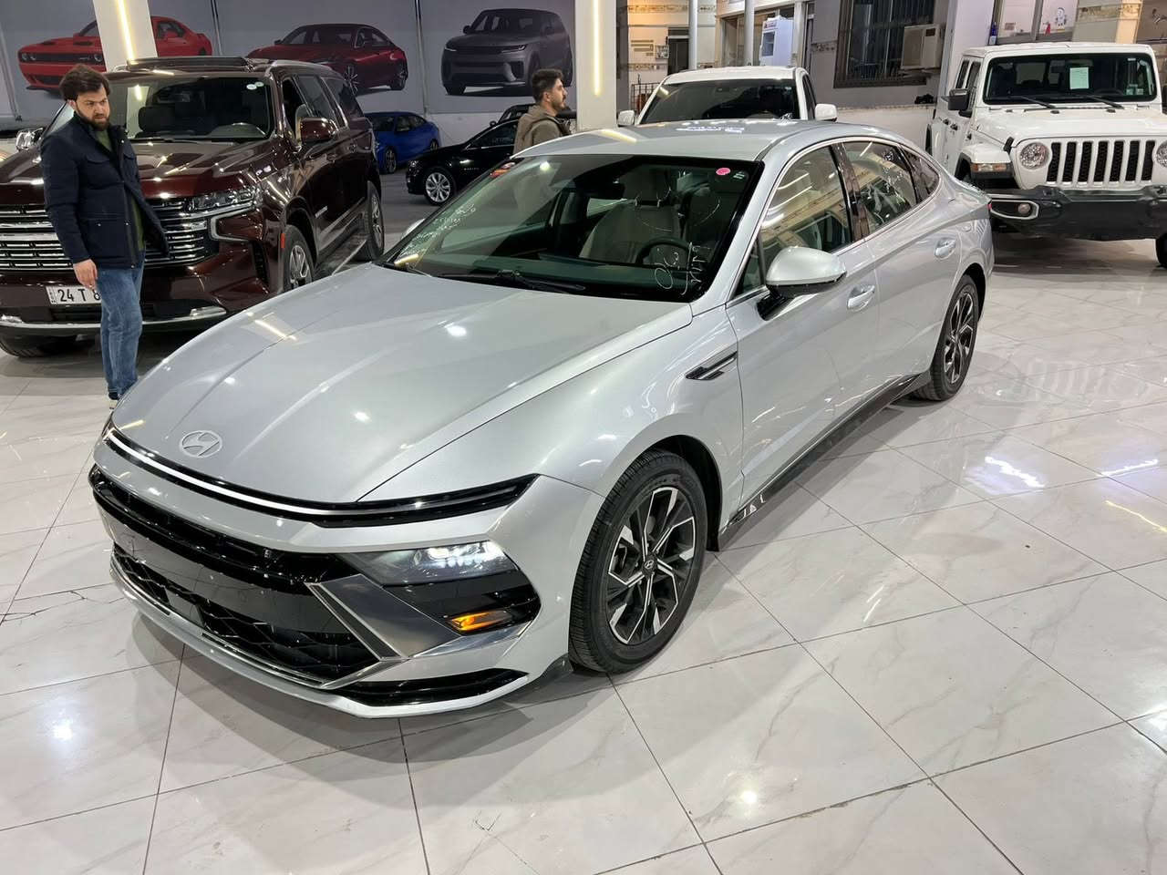 سلام عليكم 
عدنه جميع انواع السيارت. بل قسط 
 اقل مقدمه 80$  والقسط الشهري 400 $ 
العنوان اربيل  لاستفسار ***********
*********** خاص ماجاوب اتصل ودلل
