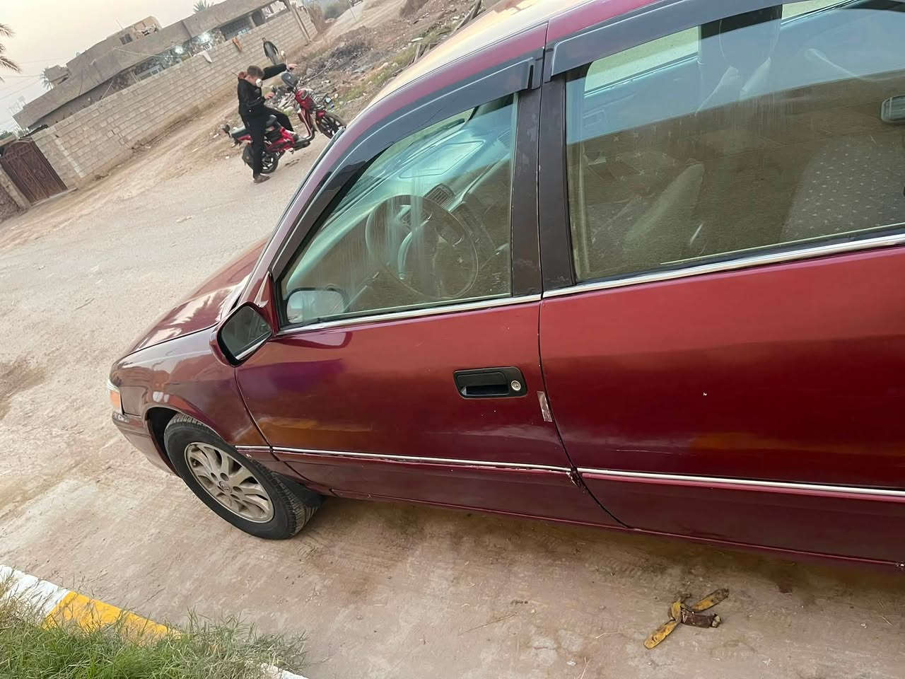 كامري 2000 أمريكي 
رقم بغداد دولي بأسمي شخصيا سنويه لحد 2031
ثاني يوم احولك 
محرك 4سلندر حجم 2200cc
مصبوغه عام سابقا بيها صفحه 
كير بدلته مال حاويه جديد 
محرك مضبوط 
تبريد ثلج ❄️ 
تايرات الاماميه جدد والخلفيه نص عمر 
جاهزه كهربائيتها ما بيه نقص 
ترايك وين ما تريد 
صدر بدلت الها بوش وطوبات والباقي ما بيه شي 
السعر 62$ بيها مجال 
***********

المكان صلاح الدين-الضلوعية
