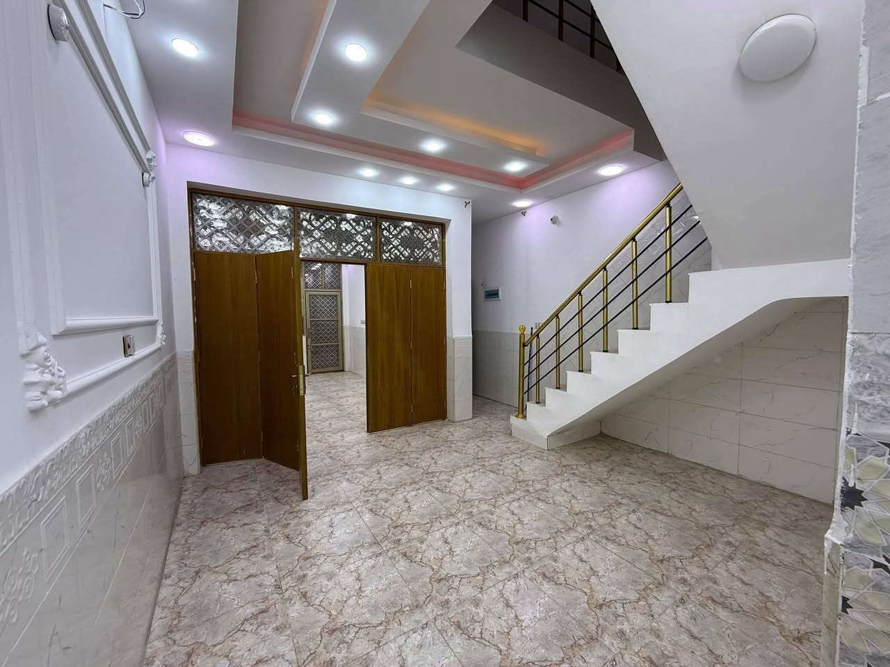 ‏‎‏‎دار للبيع  او المراوس في النجف الاشرف
حي الوفاء
مساحه الدار  ١٠٠ م 
شارع ١٠ 
٣ غرف نوم
 

‏‎  للاستفسار مراجعة مكتب العطاء للوساطه العقاريه في حي الجامعه شارع ابو حكمت مجاور باقر مول 
او الاتصال 
‏‎*********** (يتوفر واتساب)
