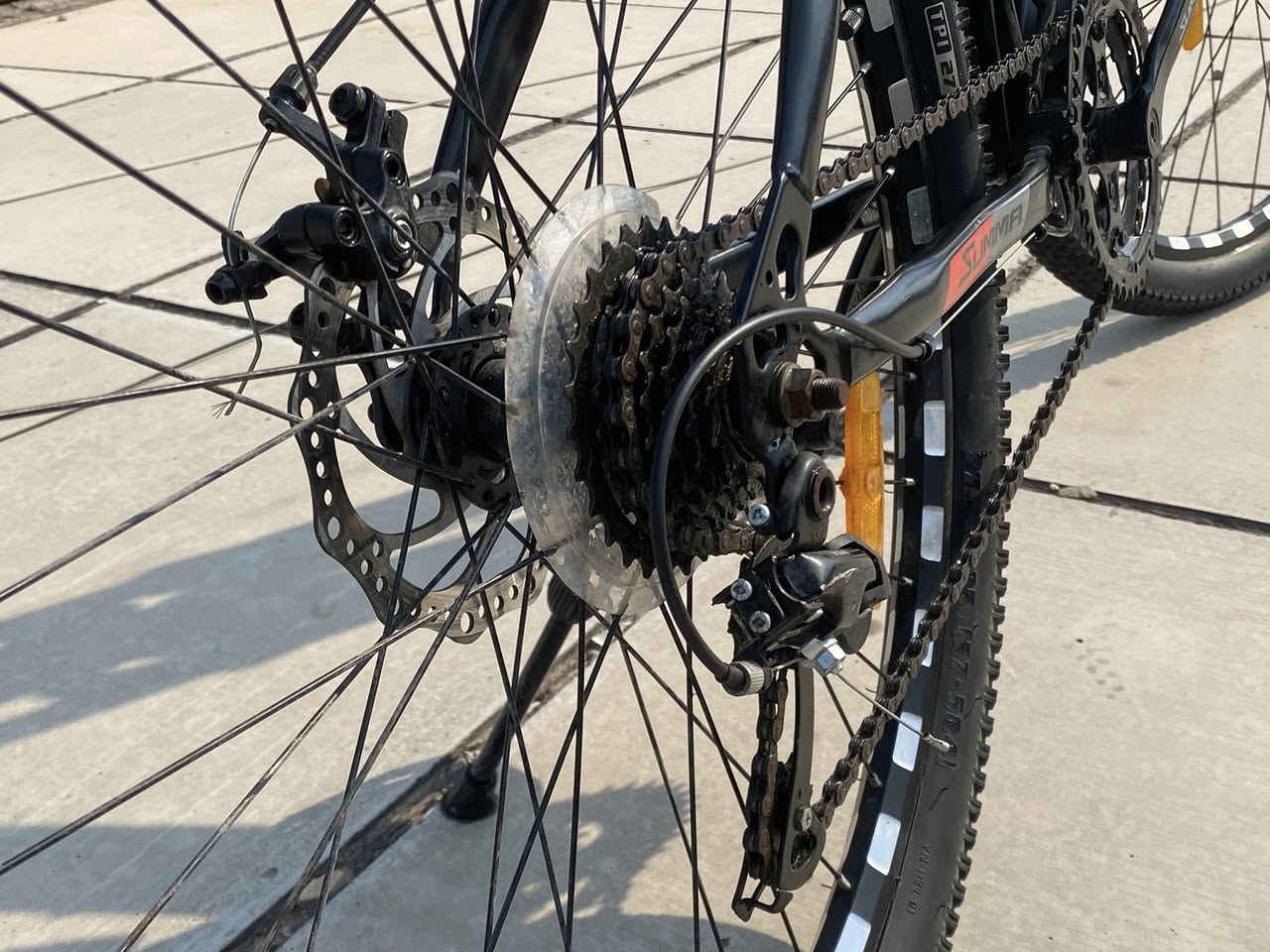 السلام عليكم
دراجة ماركة SUMA حجم 27.5 
بريكات امامي خلفي دسكات 
كير امامي 3 نمر 
كير خلفي 7 نمر 
نظافة 90‎%‎ 
مشتريها قبل 6 شهور 200 الف 
عارضها 150 الف 
وياها كشن طبي تلبيس 
سلسله قفل
ممصلح بيها اي شي و لا مبدل بيها اي شي


**إذا كنت صاحب هذا الإعلان وتريد حذفه لأي سبب، رجاءا أرسل رسالة إلى الدعم الفني**