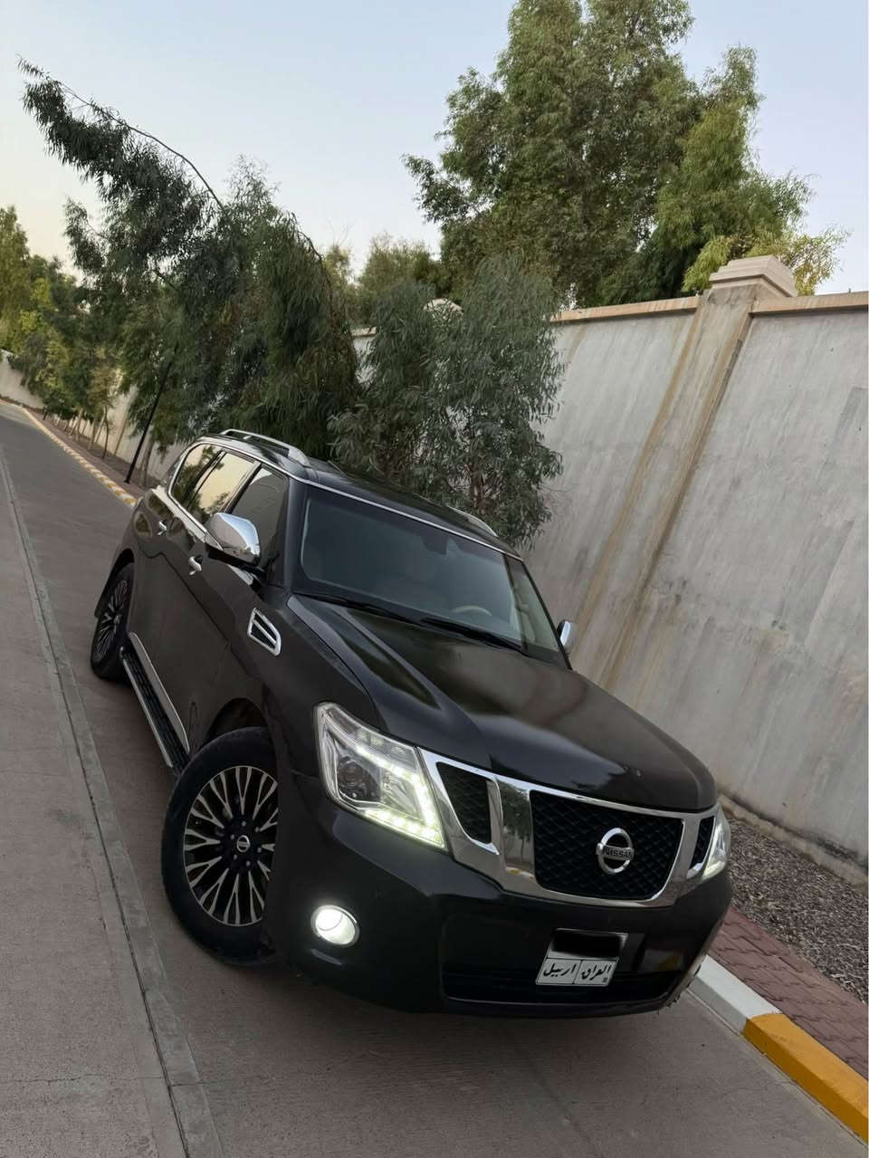 Nissan patrol 
مۆدیل ٢٠١٢ 
دەرەجە یەک فول فول قەپات مواسەفات 
٢ یان ٣ پارچەی بۆیاخە بێ ناو گرتن 
دەبڵ گێر + ٣ شاشە + بەسمە + دەرکە بەسمە + کوشن و سوکان خەزن و کارەبای + رادار +خەتی جادە + ناو زەرد +شاشە گەورە + کەلە شاشە + تەبرید مەرکەزی و سەلاجە +سیستەم فول ECO+٣ ریز کوشن+ دەرکە سەحب جەغ   مواسەفاتی لە ژمار نایە تاخم تایە و ویلی لۆکە 
گێر و مەکینە و کارەبایەتی هەمو قەلبی مەزبوتە و بەشەرت 
نرخی ٢٤٥ وەرەقەیە و مەجالێکی کەمی تێدایە ٨٠ وەرەقەی غرامە لەسەرە دوای مامەڵە دەیگەرێنمەوە گۆرینەوەش دەکەم بە شتێک بە دڵم بێ 
ناونیشان هەولێر 
تکایە هەمو شتێک بخوێنەوە ئەگەر موشتەری تەلەفۆن بکە لە خزمەتم 
ژم*********** أربيل, العراق
