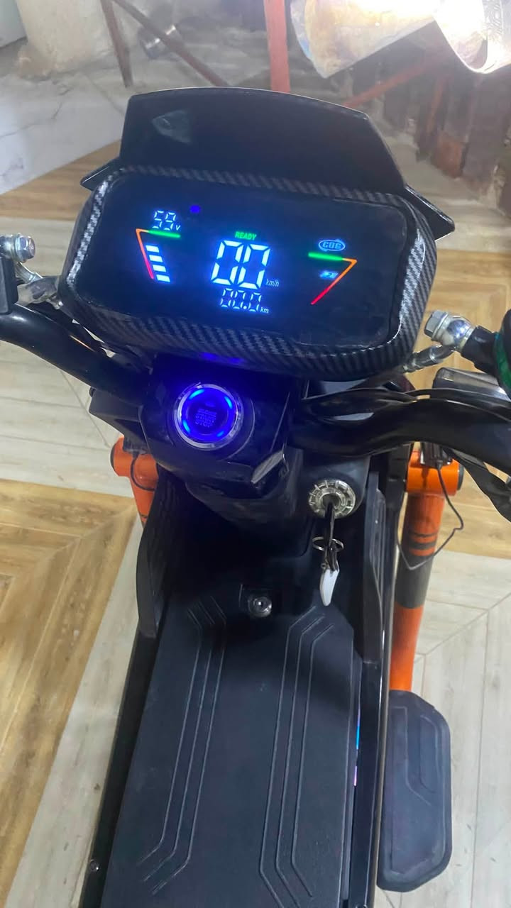 دراجه شحن x900 ماشيه ٤٥٣٧ كيلو ٥ بطاريات ٣٢ مشتريها من الوكيل من العشار ب ٦٥٠ صارلها عندي شهرين اروح بيهه للدوام وارجع بس كلشي شغال بيها نا عطلان اي شي مجرد البصمة مال السويج البيضه وتصليح مالتها ب ٥ الاف يم اي ابو محل مفاتيح  مبدل تاير الورا ب ٤٠ الكوري مكاني البصرة البهادرية رايدها ب ٥٥٠ وبيها مجال قليل الشراي يدخل خاص رحملله والديكم


**إذا كنت صاحب هذا الإعلان وتريد حذفه لأي سبب، رجاءا أرسل رسالة إلى الدعم الفني**