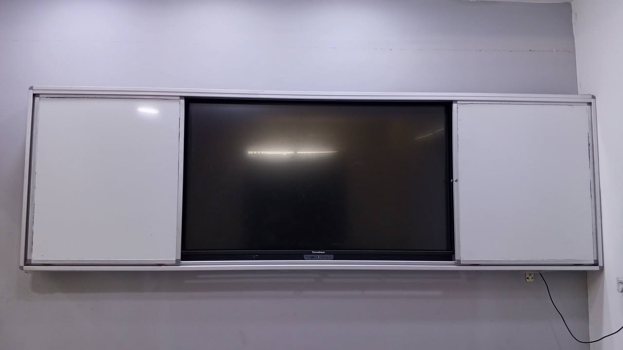 للبيع شاشات تفاعلية بحالة ممتازة
🖥️ شاشة تفاعلية من نوع Promethean / ViewBoardو  Sony مع 🔴26 كاميرا مراقبه
مناسبة للمدارس، المعاهد، المكاتب، قاعات التدريب والمحاضرات.
✅ حجم كبير وواضح
✅ جودة عرض ممتازة
✅ تدعم اللمس والعرض التفاعلي
✅ نظيفة وحالتها جيدة جدًا
✅ مناسبة للتدريس والعروض التقديمية
✨ فرصة ممتازة لأصحاب المعاهد والمدارس بأسعار مناسبة.

📍 للاستفسار والسعر مراسلة خاص ***********
✨ فرصة ممتازة بسعر مناسب وحالة مرتبة.
