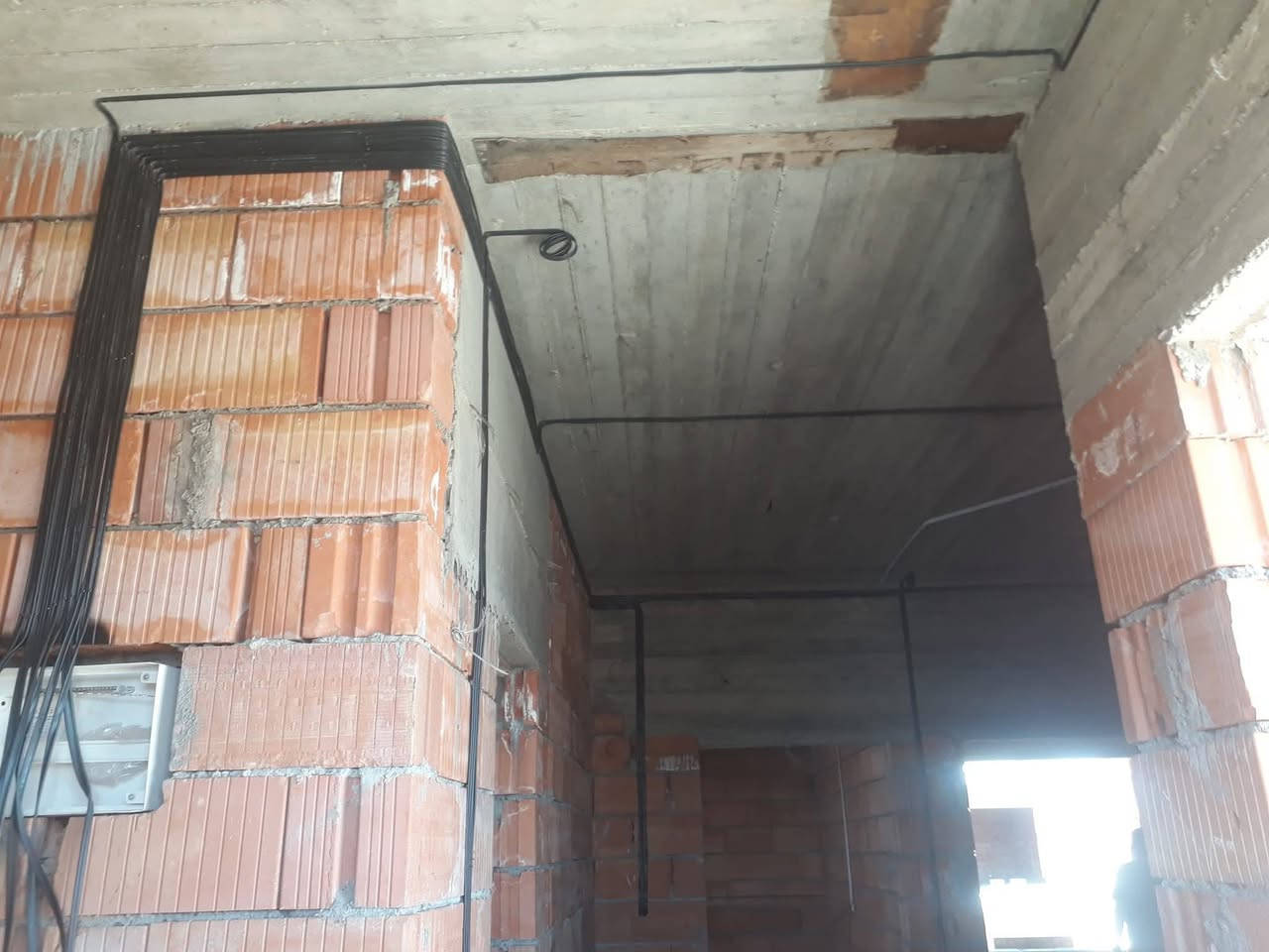 سلام عليكم اخوان اسطه كهربائي من درجه امتياز وبسعر اليريح الزبائن واتصال عالهاي رقم ***********
ومتفرغ حاليا
