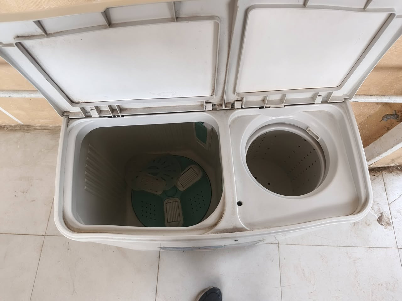 غساله بلازمه للبيع نضيفه كلش حوض نضيف حجم كبير 20kg مكاني بغداد الحسينيه السوق الكبير سعر65 وبيها مجال بسيط الاتصال *********** أو مراسله
