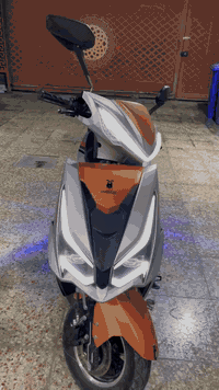 للبيع للبيع
دراجه شحن سكنس لد 2024 مواصفاتها معروفه 
6 باتري جديدات قبل شهر بدلتهن نوع ونلي 
بيها طخات بسيطه موضحه بل منشور غير هاي مابيها 
سعرها كلش مناسب 
*********** المو شراي لا يتصل 
مكانها بغداد الكرخ
