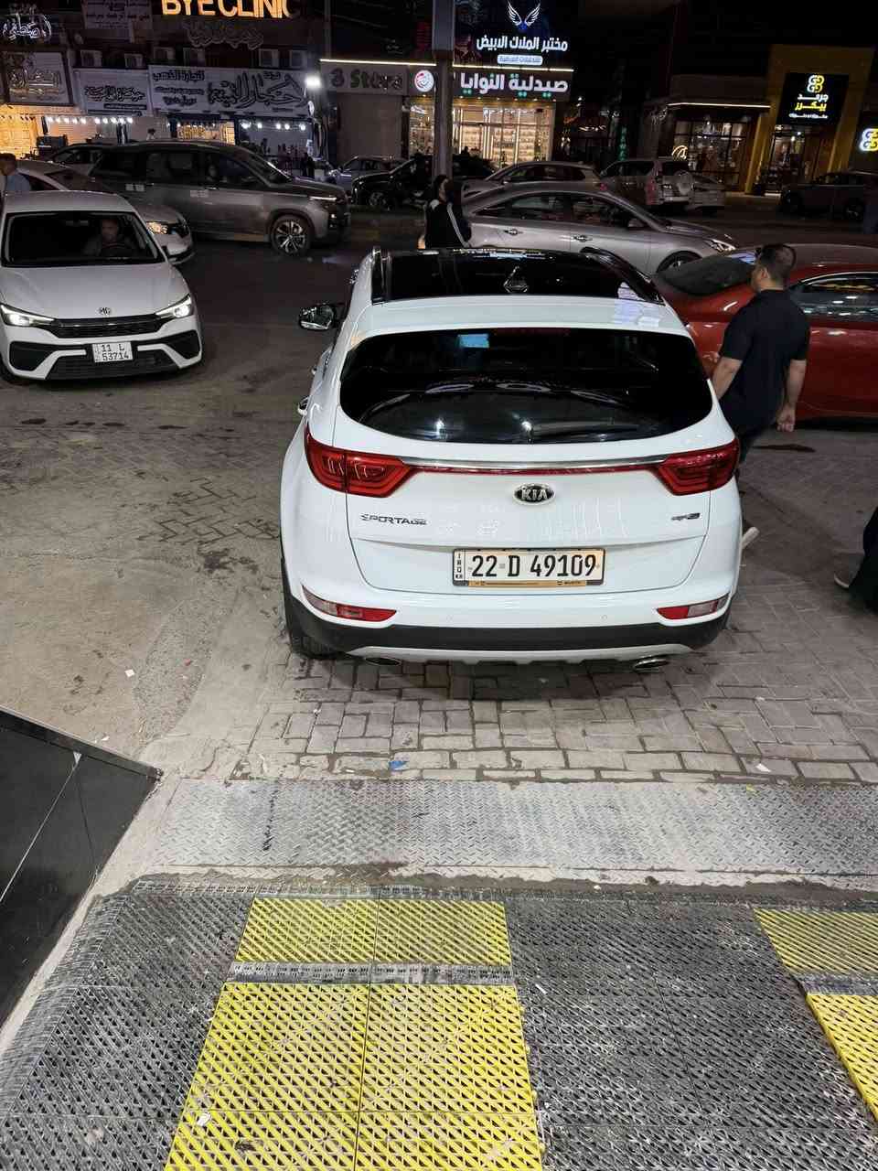 السلام عليكم
كيا سبورتج 
موديل 2016 
فول الفول
سايد بريك بصمه
شفتات ستيرن 
اعلئ فيه
هواي مواصفات
جيتي ناين
كشنات تبريد تتفئه
السياره ماشيه 140 
عنوان بغداد أبو غريب
أو عامريه
السعر 168 

*********** 

اعتذر عن الخاص بس اتصال
