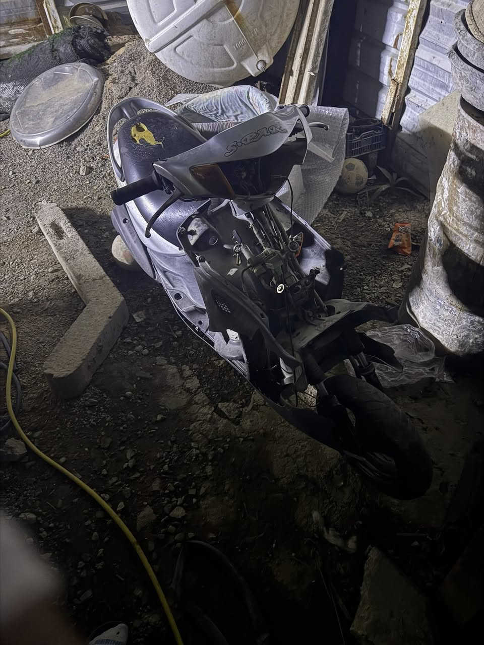 قجمه بيها حادث من كدام يجفيكم الشر مكينه 55 كلجات رياضي شلعه معدل كابريتر بلاديه كهربايات كلها شغاله دشبول اشيار بك لايت كله شغال بس بيها حادث تريد ترتبها تريدها هيج سعرها 250 بيها مجال بسيط مكاني محموديه ***********
