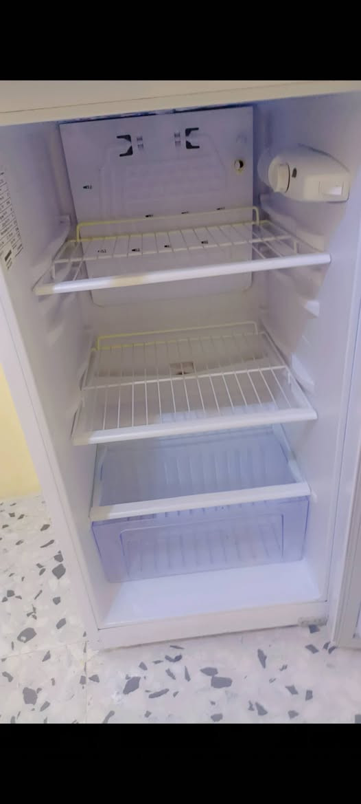 ثلاجه للبيع حجمه وسط  سعرة ١٠٠
والمكان الكوت الشهداء خلف ابو صادق المختار


**إذا كنت صاحب هذا الإعلان وتريد حذفه لأي سبب، رجاءا أرسل رسالة إلى الدعم الفني**