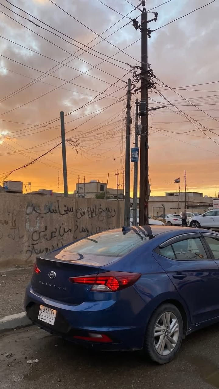 السلام عليكم النترا ٢٠١٩ مكينه ٢٠٠٠ دوش كير AT مواصفات نص فول رادار تحديد مسار توقف ذاتي كامرة دوارة شاشه كاربلاي نقطه عمياء توقف ذاتي حادثها جاملغ ايمن وبنيد معدلات نفسهم ومصبوغات جاملغ خلفي كلير بدون ضربه وبلعراق الجاملغ الأيسر شي قليل بارد و الباب الخلفي انطخ طخه خفيفه ما مأثره السياره كفاله لغود شواصي مكفوله من التبديل دواخل ماشيل ٨٨ الف ميل 
السعر ١٣٠  بيع فقط وبيها مجال بسيط الرقم *********** مكاني بغداد البلديات
