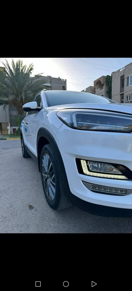 توسان 2020 خليجيه بغداد..
باسمي فوول موصفات كاصد..
كفاله عامه لاصبغ لا تبديل لا تعديل لا فتح... 
موصفاتها.. 
فتحة سلايد.. 
مري شفط وترحيب.. 
كشنات جلد بقلاوه و2 الامامي كهرباء.. 
خمس عدسات وعدسه دواره.
البجم لد والبك لايت لد.. 
شاحن واير ليس.. 
خمسه ويل كب.. 
تبريد خلفي امامي ثلج.. 
ماشيه 45 الف السياره قديمه عندي وعلى ايدي..
محرك كير تبريد برغي مملزوك بيه وين يعجبك افحص السياره جديده وصافيه.. 
تخم تاير شادلها.. 
البيع الشراي يتصل بدون كسران اريد ابيع...
مكاني بغداد الكرخ قرب حي الجهاد مدخل حي السلام.. 
.... ***********....
