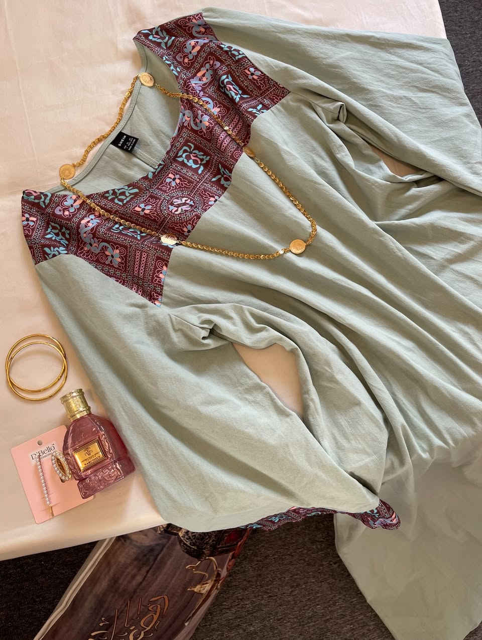 متوفرة ب3 الوان 
الفستقي 40/42 
الوردي 44/46/
الاحمر 44/46 
سعر قطعه 15 
إطلالة رمضان تبدأ من هنا 🌙
وأناقة العيد تكمل ويانا ✨
أجمل الموديلات متوفرة الآن 🤍


**إذا كنت صاحب هذا الإعلان وتريد حذفه لأي سبب، رجاءا أرسل رسالة إلى الدعم الفني**