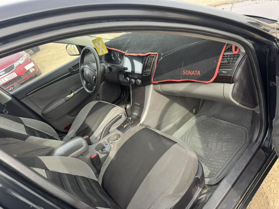 سلام عليكم سوناته 9 مريكي كلين بدون حادث صبغ جاملغ 
وباب بدون داخل شرط سونار 
مكينه ٢٤٠٠ دوش مكين وكير وحداديه وتبريد وتخم تاير كله جديد تريد وكالة تريد تحويل ٩٥ وبه مجال واسط الحفريه ***********و***********
