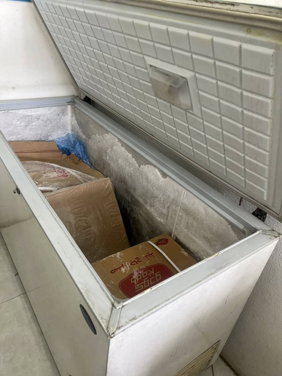 ئەم مجەمیدە کۆنکۆرتەمان هەیە بۆ فرۆشتن بێ حەیبە و ماتۆڕو غازی شەریکەی لەسەرە  145   سانتیم درێژە نرخی 140 هەزارە شوێن ڕانیە موبایل  (***********) (***********)
