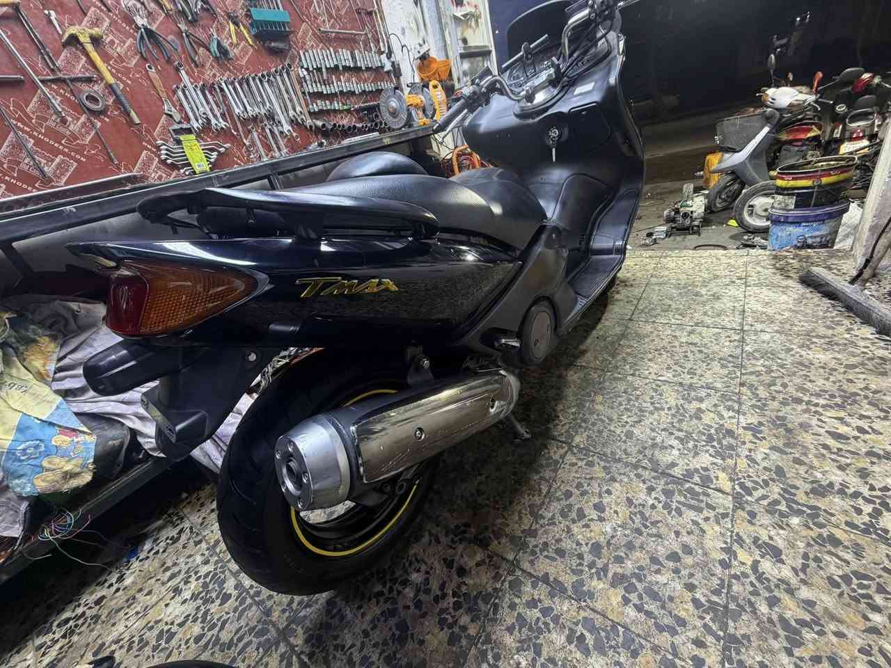 سلام عليكم تي ماكس 2007صرله سبوع نازله من كلشي و كلاشي عل مزاد ماشيه 12الف سويجات2الدراجه بل كارتون هل مزاد اليابان سعر 19ورقه 
وقم الهاتف ***********
مكاني كربلاء
