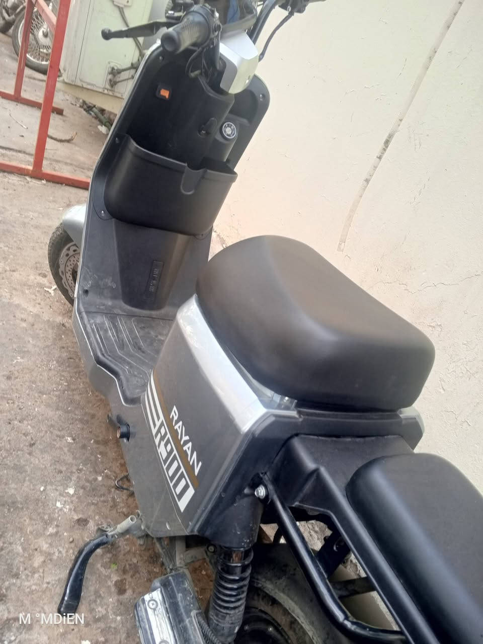 مكمل ماطور R900 شركة الريان شرط الفحص كامل مكمل فقط باتري واحد طاق السعر 390 وشرط الفحص كامل وبي مجال 
للتواصل الرقم ***********
