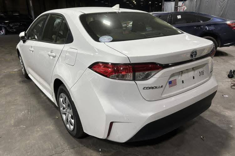 السلام عليكم ..كورلا هايبرد 2025 باسمي وارد امريكي حادثها دعاميه اماميه مبدله ومصبوغه وبيها تعديل بارد حافة البنيد وخشم الجاملغ الايمن فقط يعني تعتبر كلين بدون قطرة صبغ ايرباكات راجعات سستم ماشيه 31 ألف ميل سعرها 180$ وبيها مجال للطيبين للاتصال ***********
