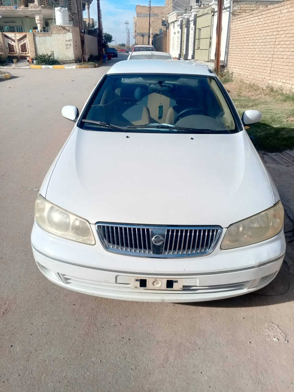 نيسان صني موديل 2009 مكفوله مزاد محرك كير جديد عنوان شطره المشتل ***********
