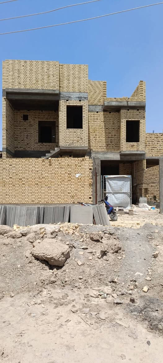 يا الله سلام عليكم بيت للبيع كاع أل نثر شارع صبابة مجاور حي مهندسين مساحة بيت 250 متر طابقين يحتوي بيت ع 6 غرف إضافة إلى درج خارجي وداخلي للستفسار اتصل ع هذا رقم ***********
