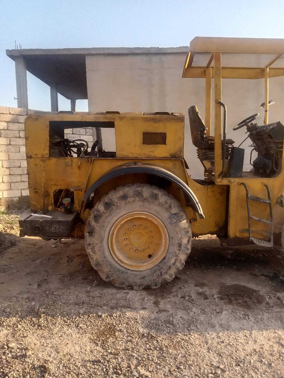 السلام عليكم شفل للبيع نوع  هانوماك حجم٣٥ محرك بيركنز ٦سوبركير كمبكتر السعر ٤٠ ورقه وبي مجال ابيع كوم حديد مامسجل الاتصال على الرقم ***********
