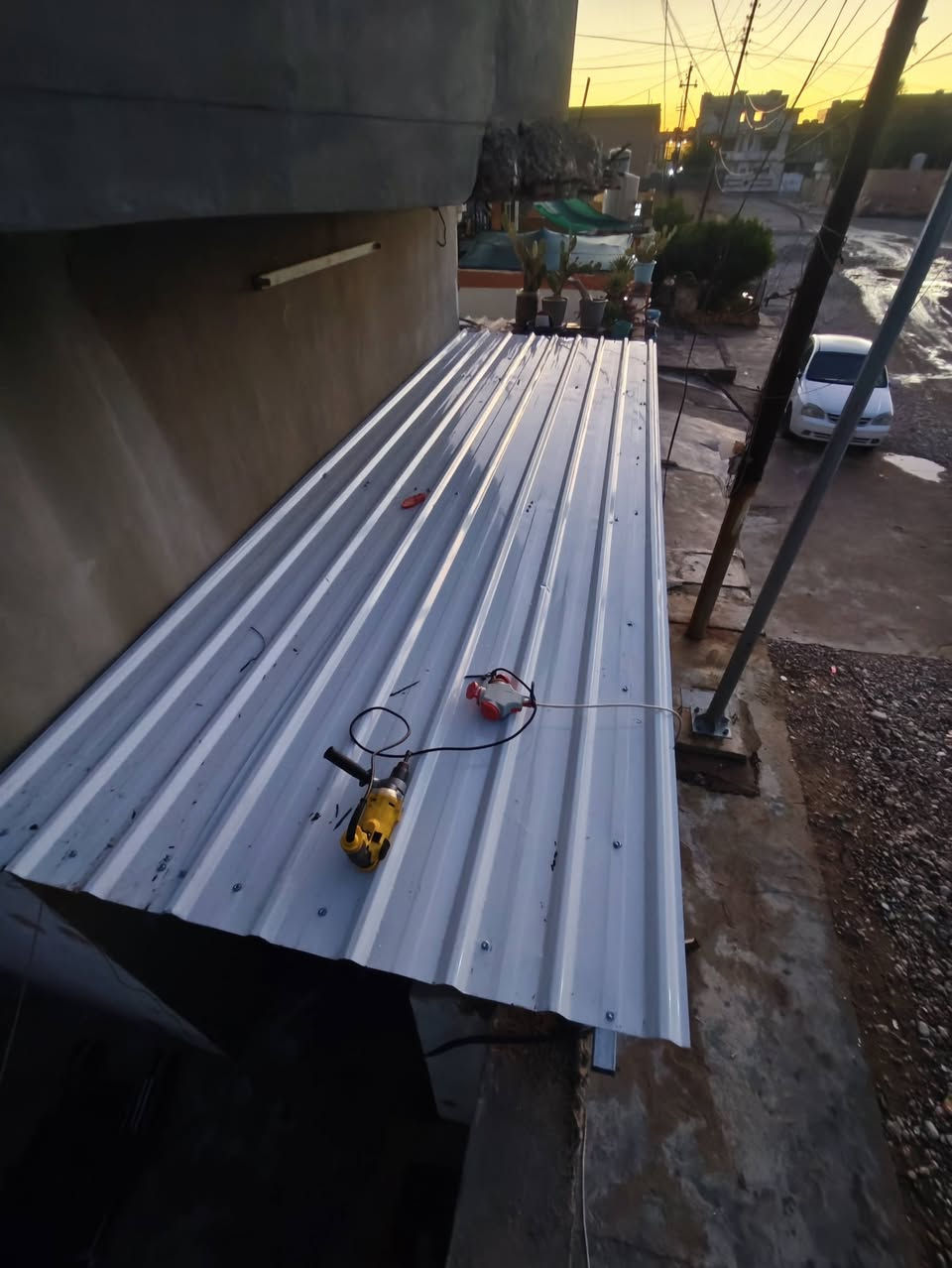 حداد متنقل داخل طوز خرماتو
***********
