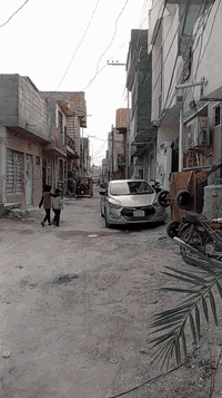 بيت للبيع في كربلاء قريب على شارع أبو طالب
، مساحة 50 متر، طابق واحد بيع مع الأثاث بالكامل 
، سند 25، طابو زراعي، قرار محكمة
كامل الخدمات، عرض الشارع 7 متر
بيت فارغ حاليا، إذا حاب اشوفه اتصل وتعال وبخدمتك
سعر 61 وبي مجال بسيط لشراي 🌹
اتصل الآن: *********** - ***********
