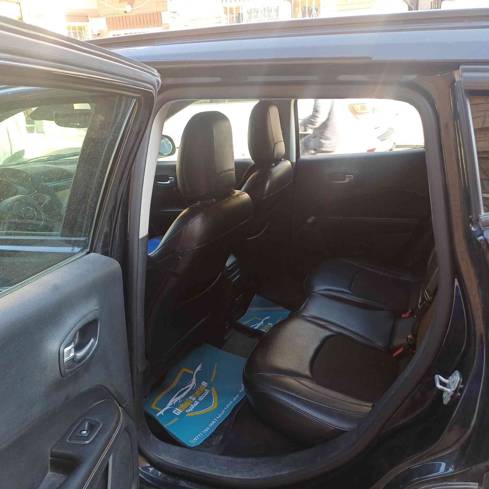 جيب كومباس موديل ٢٠١٨ فئه لاتيديود المعروفه بصمه باب وتشغيل عن بعد  سايد بريك بصمه مثبت سرعه اوتو ستوب  محرك مبدل ٢٤٠٠ رقم اربيل الجديد ماشيه ٩٤ الف ميل 
وارد امريكي صور الحادث مرفقه وصار بيه طخه بالعراق قطعتين صبغ جاملغات اماميه وبارد قليل بالصندوك 
مكانها بغداد *********** السياره باسمي تحويل ثاني يوم 

سياره كامله مكمله من كل النواحي ادامه كامله من محرك وكهربائيات صدر جديد تخم تاير جديد ماناقصها شي ترايك وين متريد سعرها ١٣٣ ورقه
