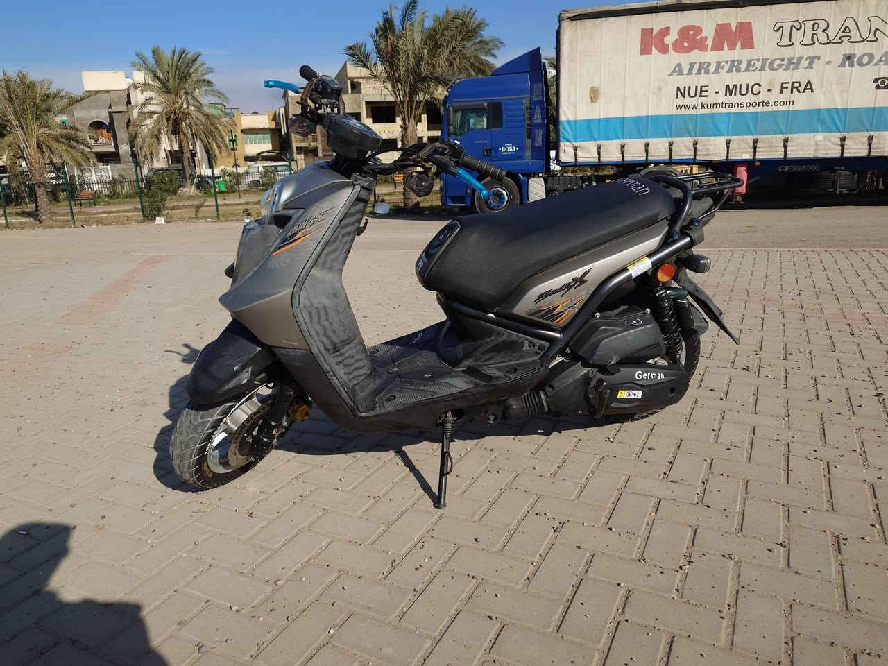 السلام عليكم شباب سكنس جبلي للبيع الدراجه كدامكم بحالة الوكال بجيس بعدها لوك السعر 1300 مليون وتلثمية شراي اشلع عيوني متشتري اعبر المنشور يرحم والديك مكاني بغداد قرب معارض الحبيبية رقمي ***********
