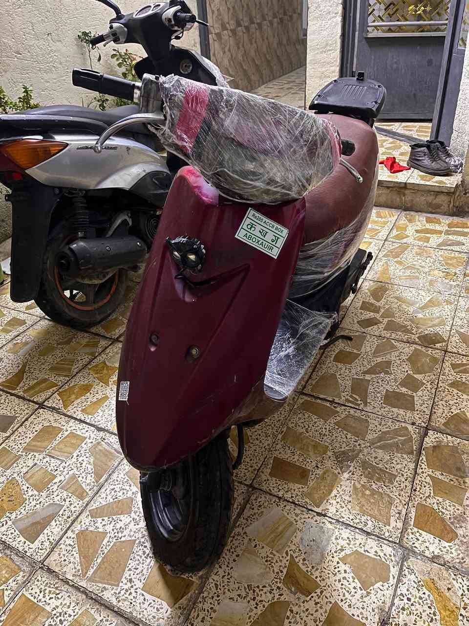 السلام عليكم دراجة عصفورية ٦٠ شغاله نگرة سلف وهندر نواقصها بس كابريتر لو تنضيف لو تبديل وترجع شلعتها الدراجة شغاله و اوراقها كاملة كلجات جدد سعرها ١٥٠ قفل مكاني بغداد نهاية حي اور واتساب ***********
