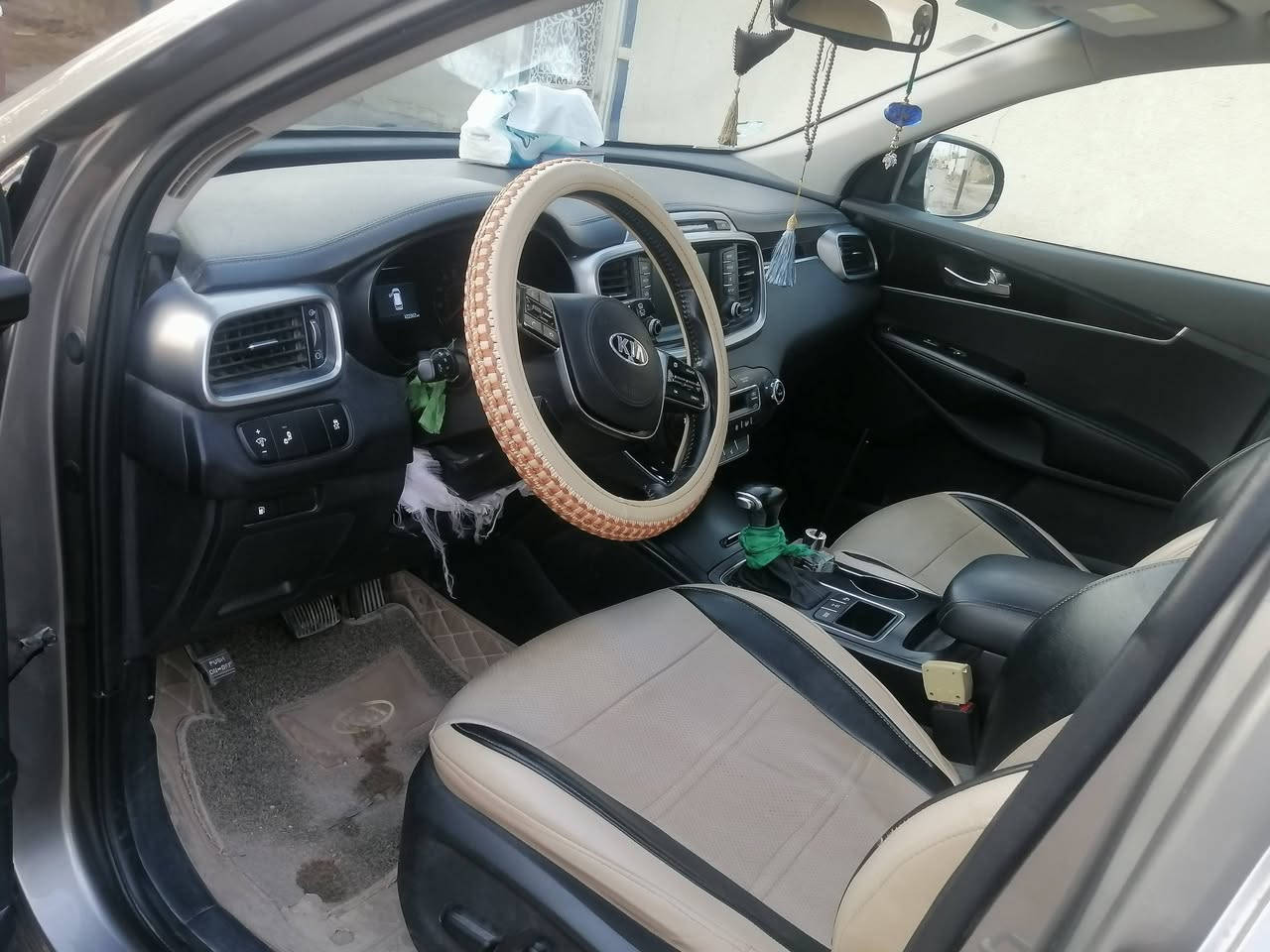 سورنتو 2019 وارد امريكي محرك جي دي اي 2400 أربعة سلندر دفع رباعي مواصفات LE ماشية 123m بسمي رقم ذي قار انكليزي السيارة بسوك الشيخ ضربته قطعة وحدة بس البنيد نفسيتة معمر بدون دواخل اطلاقا معروضة 190 بية مجال السيارة علئ ايد وحدة ومدارية الله شاهد جاهزة للاخير ناذب علية ربع ***********
