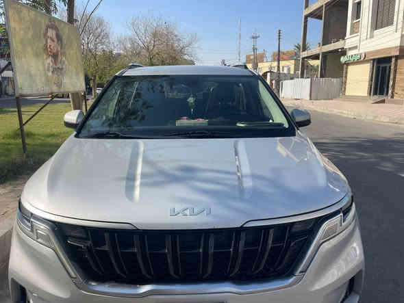 سلام عليكم 
كيا كرنفال للبيع 
موديل 2022 
الفئه LX 
لون سلفر 
ماشيه 165 
صور الحادث مرفق في المنشور  وصار بيه صبغ في العراق جاملغ امامي اثر شخوط 
للاستفسار ***********
