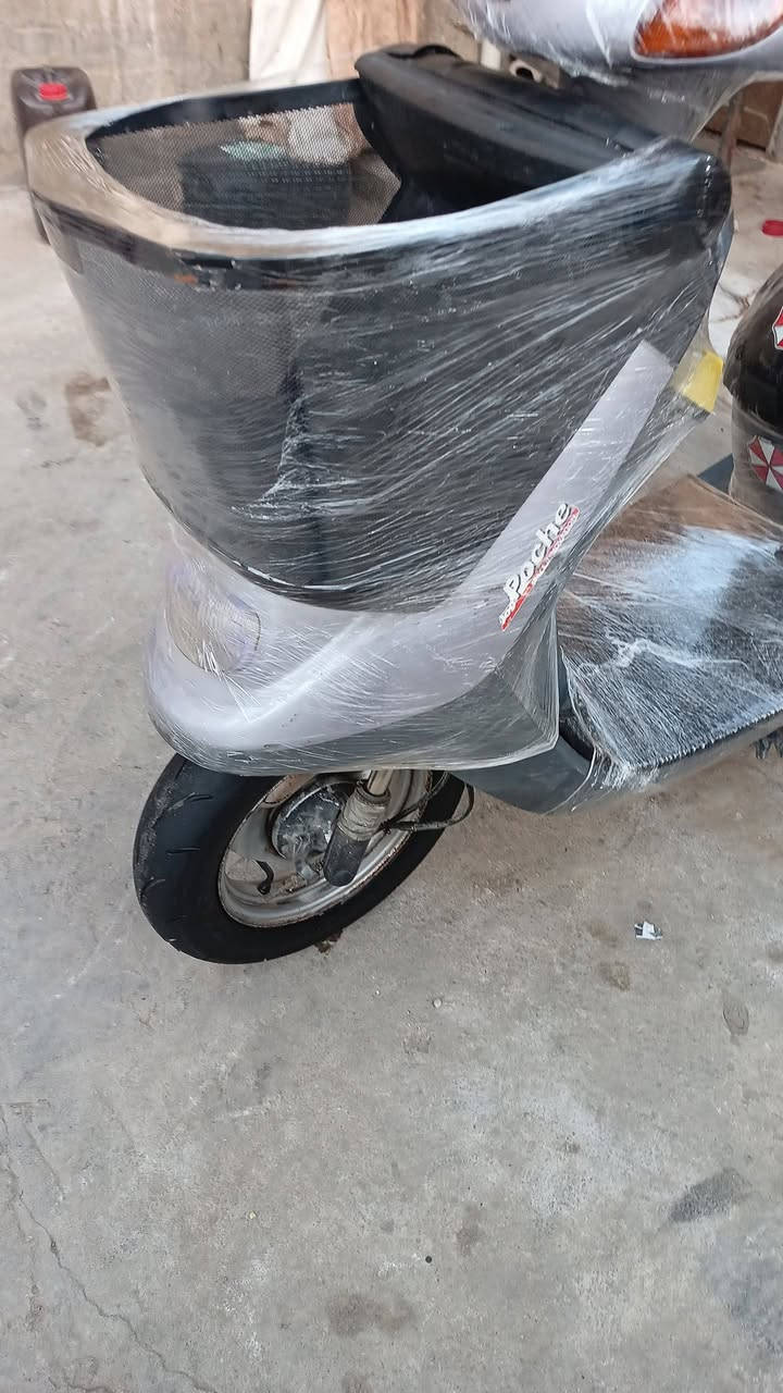 السلام عليكم دراجه منغولي 2003البيع دراجه جديده دراجه نضيفه بمعنه الكلمه  نكره سلف هندر  الدراجه جديده شوفت عينك المكان كربلاء رقم الهاتف *********** المقدسة حي العامل الاسعر الدراجه 750وبيهه مجال قليل ملاحظه دراجه مجفته اصلي بعتبال مامفتوحه .؟
