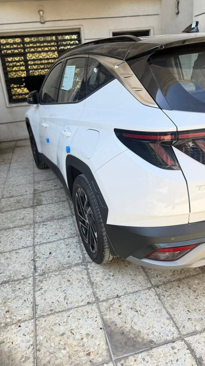 توسان 2026 زيرو
ماشيه الفين 
عدا شخط عله كد اصبع ومكحل ميبين اصلا 
رقم كامل يترقم بابل او بغداد 
فول موصفات قماره توكلر 
باب كهرباء كراسي ٢ كهرباء 
كشنات تبريد باب خلفي كهرباء 
بردات ويل 19 فول
شاحنه لاسلكي مواصفات مفوله
ضمان شركة 100 الف 3 سنوات ضمان
السعر 37 /  عراقي ***********
