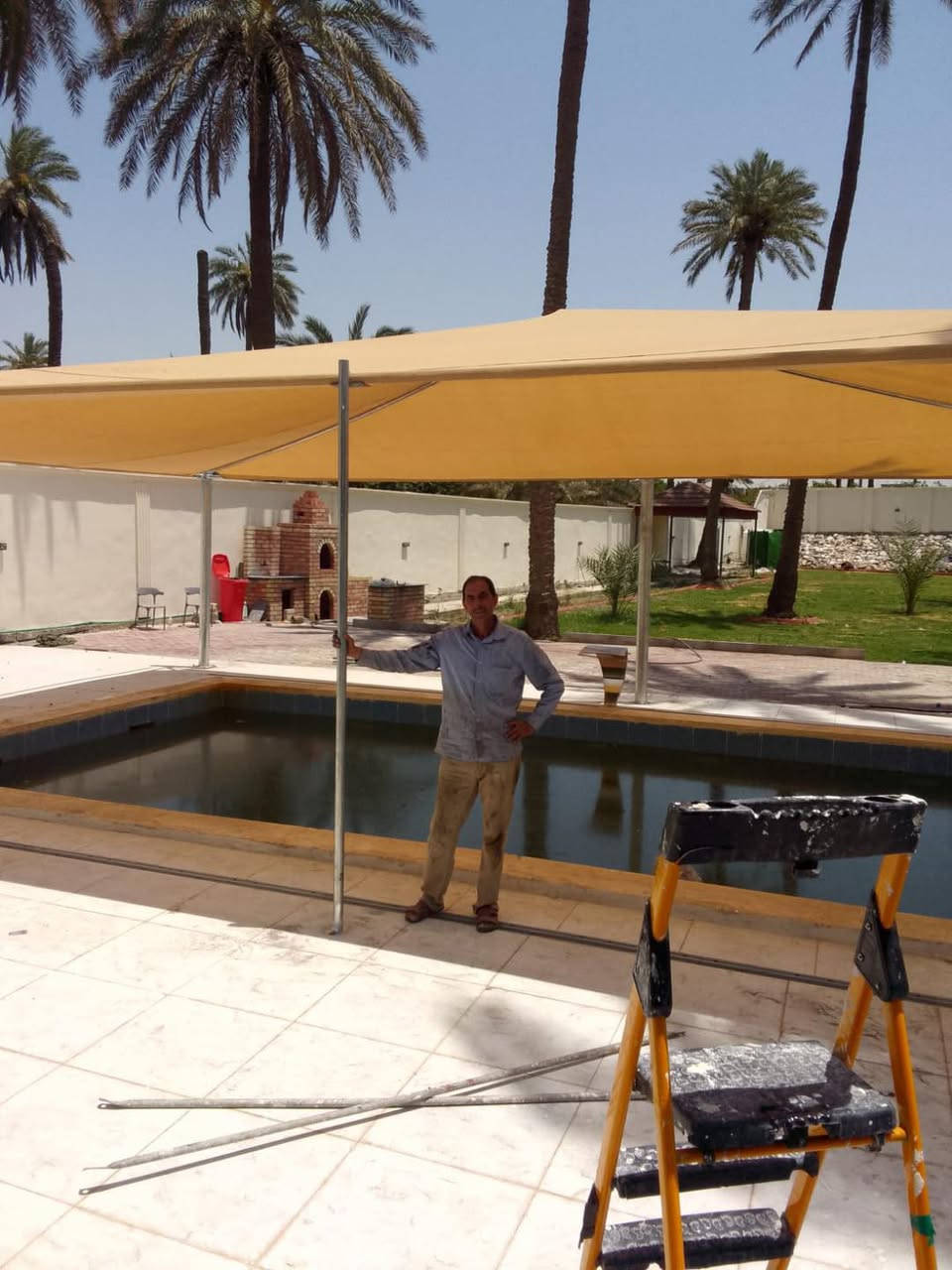 شركة الاصدقاء للحدادة  تقدم لكم المظلات الهرمية سعر المتر المربع ب 50 الف دينار 
تتميز المظلات 
غطاء المظلة كوري واسترالي مصمم للاجواء الصحراوية والجافة 
ونسبة عزل المطر 80%ونسبة عزل الشمس 95%
 وكذلك تحمي السيارة من الحالوب بنسبة 100%
 مصنوع من خيوط البولي اثلين والياف الفايبر يكون التثبيت من جهة واحدة او جهتين وحسب الطلب
 ضمان 5 سنوات 
الاعمدة مستخدم فيها بوري دائري 5 الى 6 انج 
الهيكل الداخلي بوري دائي 2 انج او حسب الطلب 
نوع الحديد المغلون او مصبوغ مع تثبيت براغي القياسات حسب الطلب 
وكذلك مستعدون لعمل المظلات الشمسية والمطرية مستعدون للعمل بجميع المحافظات العراقية  
للمزيد من المعلومات يرجى الاتصال 
0772 178 1592   ابو محمد
*********** وائل
